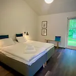 Otel Lystskoven *